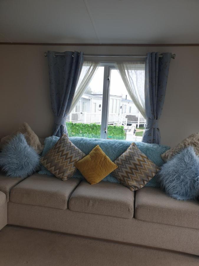 Luxury Tattersall Lakes Hot Tub Staycation 6 Berth Luxury Caravan Таттершолл Экстерьер фото